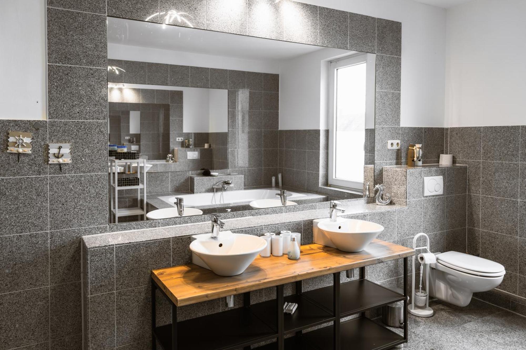 Exklusives Apartment Im Historischen Wohnhaus Mit Kamin, Bad & Viel Platz Бремергафен Екстер'єр фото
