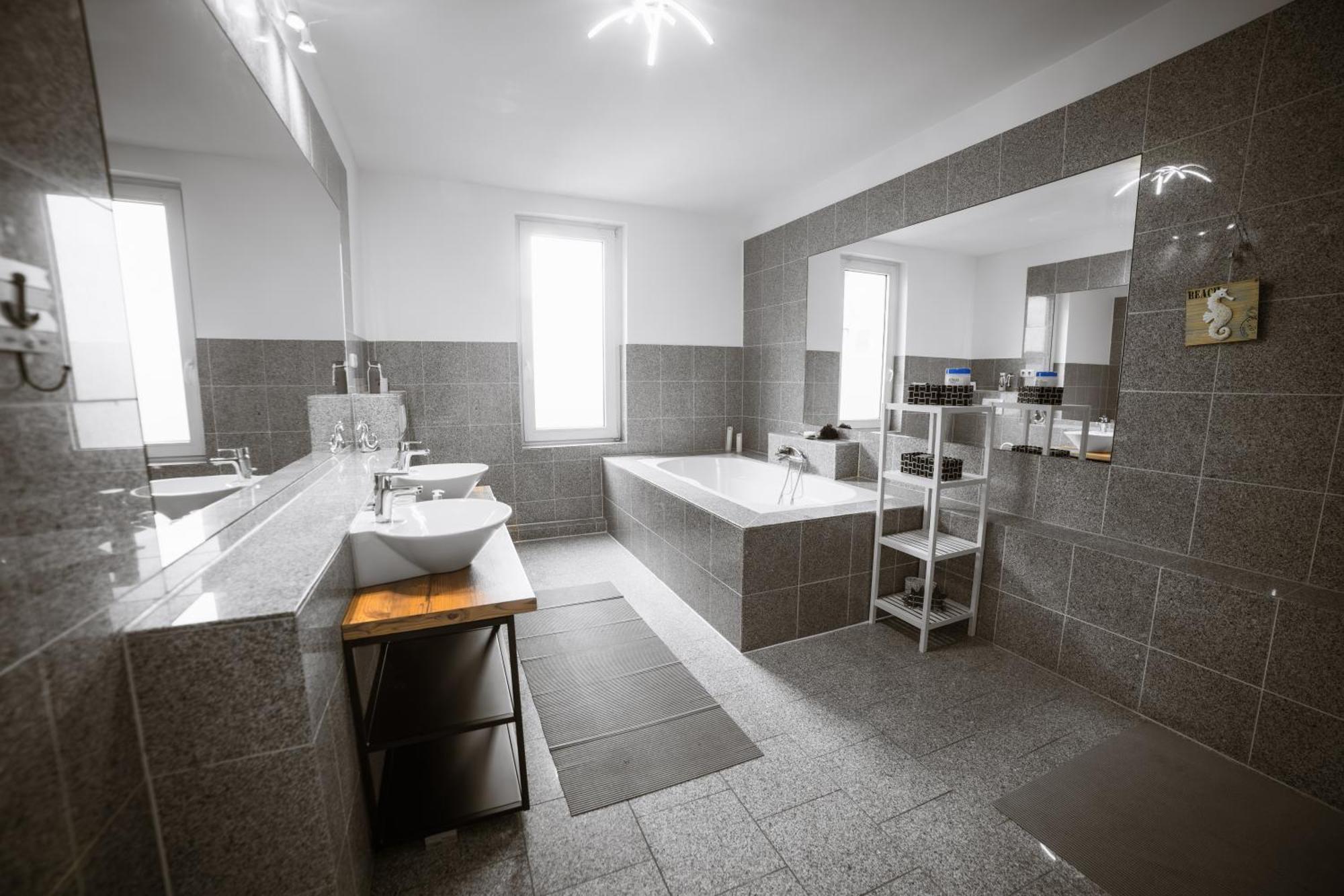 Exklusives Apartment Im Historischen Wohnhaus Mit Kamin, Bad & Viel Platz Бремергафен Екстер'єр фото